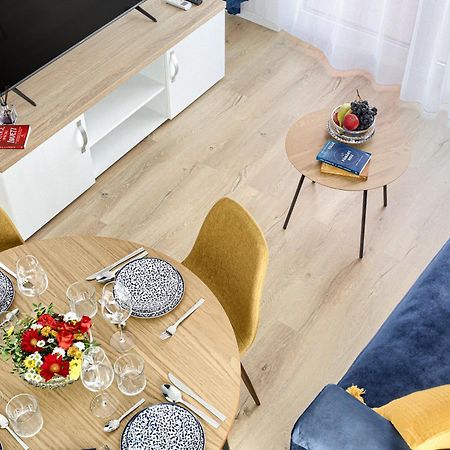 Ari Navy Apartment - High-End Residence อาราด ภายนอก รูปภาพ