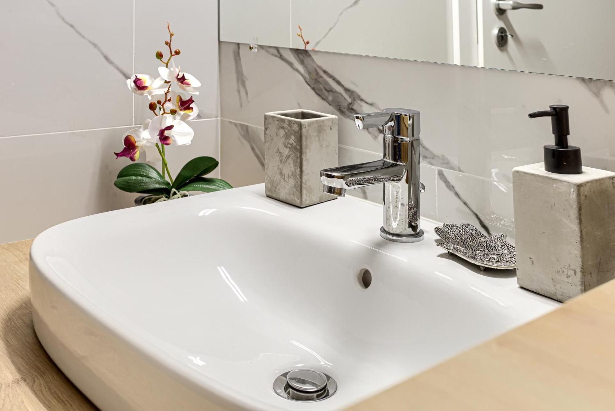 Ari Navy Apartment - High-End Residence อาราด ภายนอก รูปภาพ